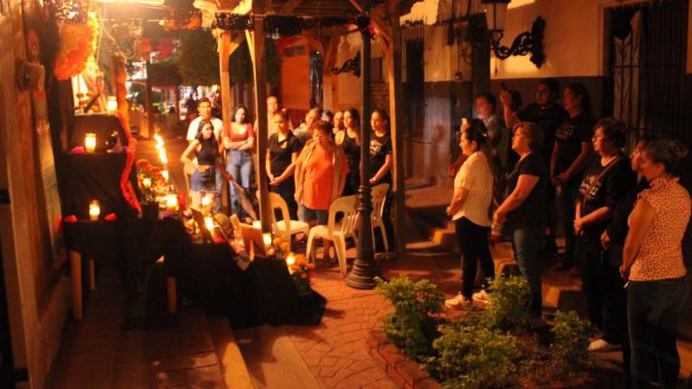 Exponen con nostalgia tradicionales altares de muertos en Rosario