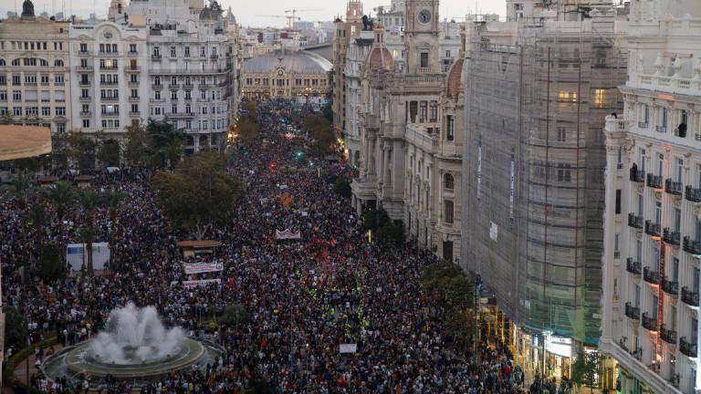 Delegación de Gobierno ha informado que 130 mil personas se han concentrado este sábado en las calles del centro de Valencia.