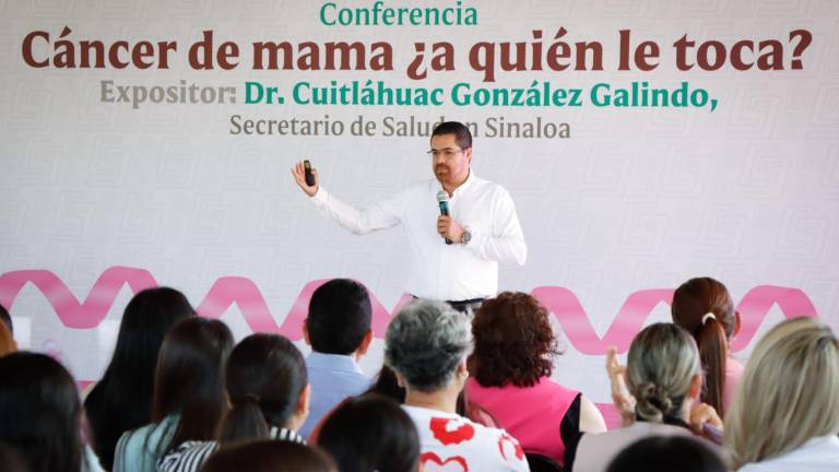 El Secretario de Salud encabezó una conferencia sobre el cáncer de mama en las instalaciones del Colegio de Bachilleres del Estado de Sinaloa