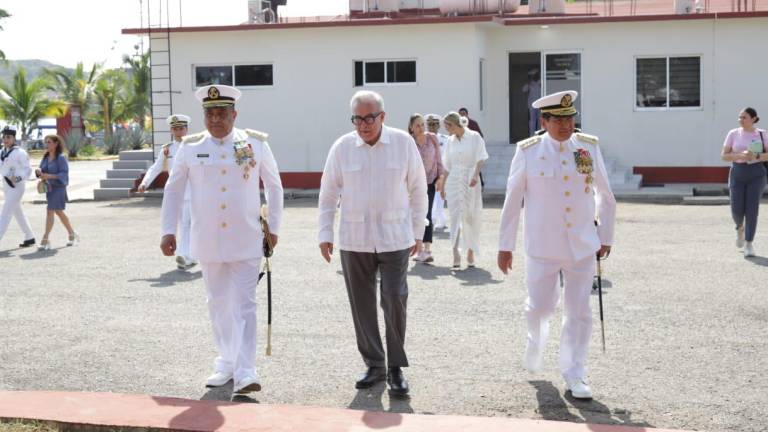 Asume Vicealmirante Reséndiz Sandoval la comandancia de Octava Región Naval