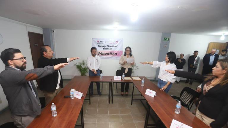 Los integrantes del Consejo Municipal Electoral rindieron protesta.