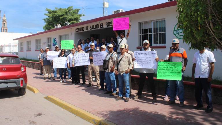 Personal de la sección 44 y sección 80 tomó vialidades en Rosario para pedir la destitución del Jefe de la Jurisdicción Sanitaria Jesús Cuauhtémoc Yzabal González.