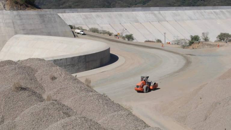 Anuncian proyecto de rehabilitación de carreteras por 200 millones de pesos