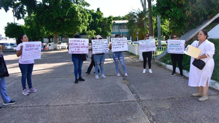 Exigen madres de familia clases virtuales ante inseguridad en Culiacán