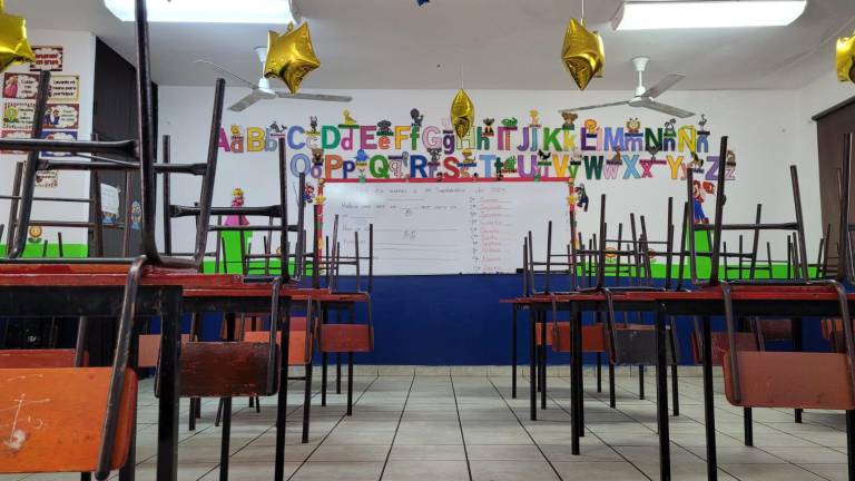 Ausentismo en escuelas por violencia afecta finanzas de transportistas de Culiacán