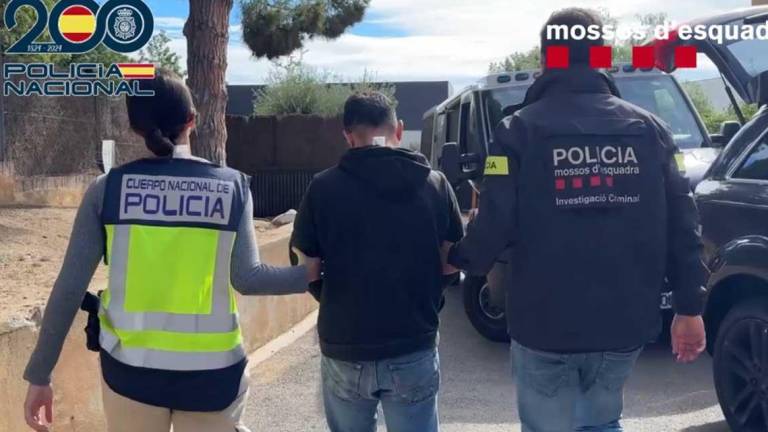 Se trata de 11 hombres y tres mujeres, presuntos miembros del Cártel de Sinaloa, que fueron detenidos en Barcelona.