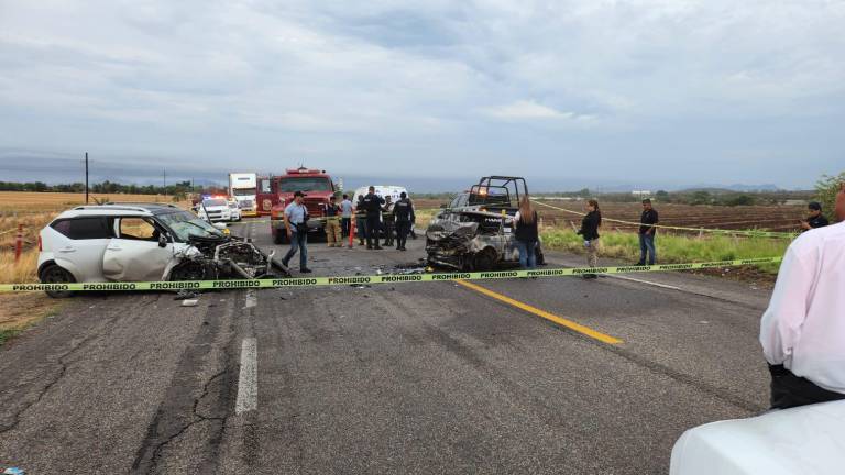 El choque entre un Tsuru y un Suzuki en la carretera Culiacán-Los Mochis causó la muerte de un hombre y dejó varios heridos de gravedad