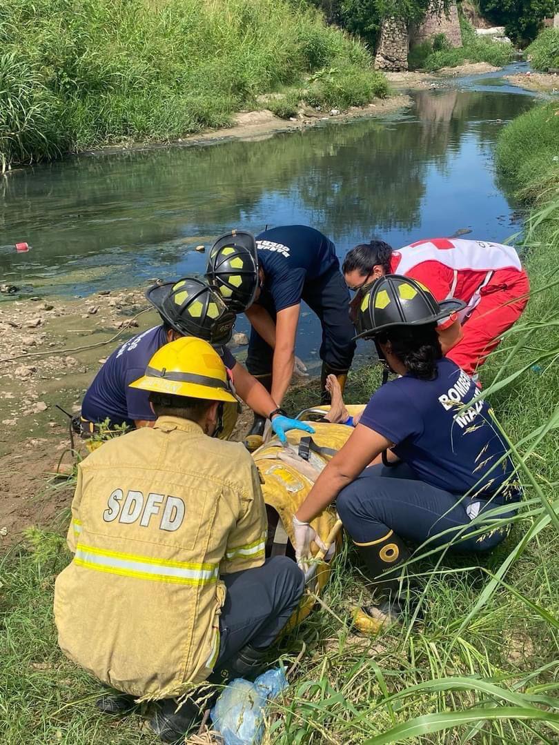 $!Cae hombre a un canal en la Salvador Allende y se lesiona, en Mazatlán