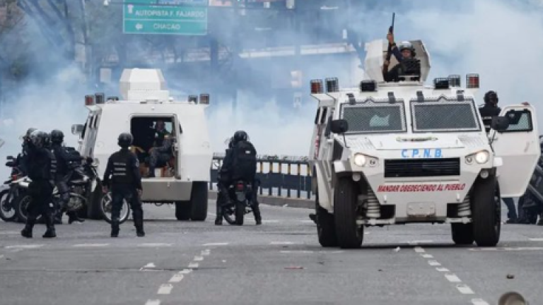 Las detenciones arbitrarias investigadas por la agencia se llevaron a cabo en espacios públicos, domicilios, lugares de trabajo y en el aeropuerto.