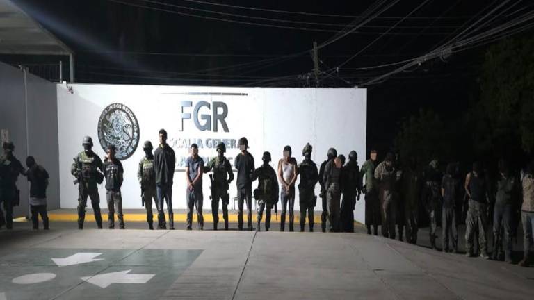 Detiene Ejército a 14 personas con armas de alto poder en Culiacán