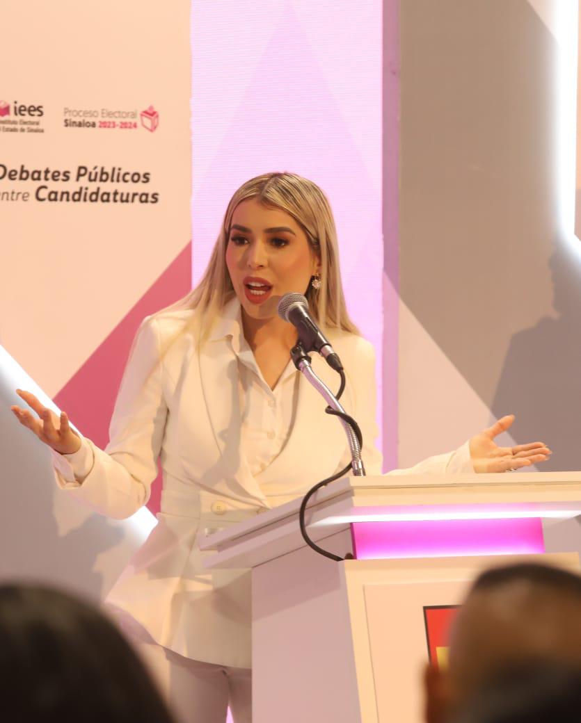 $!Se confrontan candidatos a la Alcaldía de Mazatlán en el debate del IEES