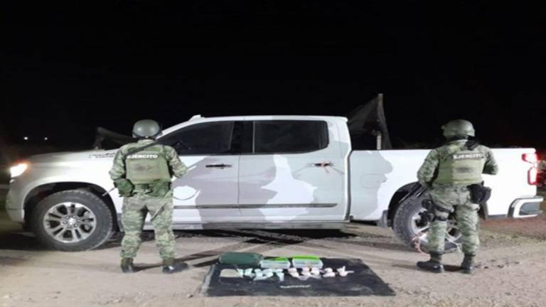 Asegura Ejército Mexicano camioneta blindada y droga en Navolato