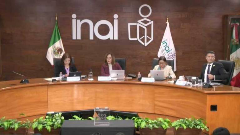 Eligen a Adrián Alcalá como nuevo presidente del INAI