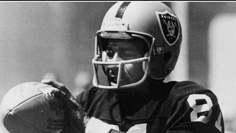 Fallece Morris Bradshaw, leyenda de los Raiders y la NFL