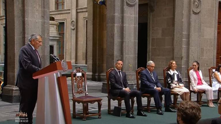 Conmemoran aniversario luctuoso de Benito Juárez; discurso oficial elogia a AMLO