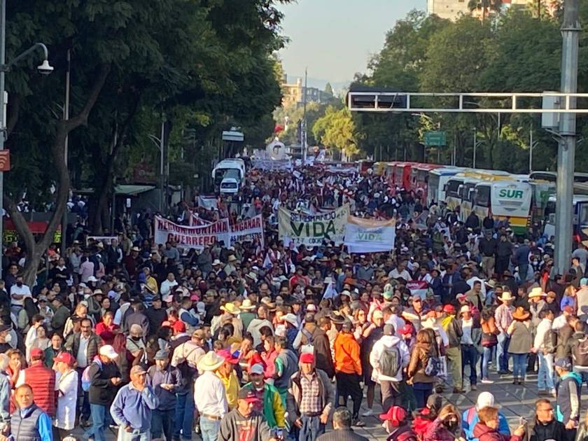 Marcha De Amlo En La Cdmx Reúne A Miles De Personas En El Ángel De La Independencia 3067