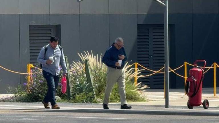 El Gobernador Rubén Rocha Moya dijo el viernes que viajaría el sábado a Ciudad de México para reunirse con la Presidenta electa, Claudia Sheinbaum.