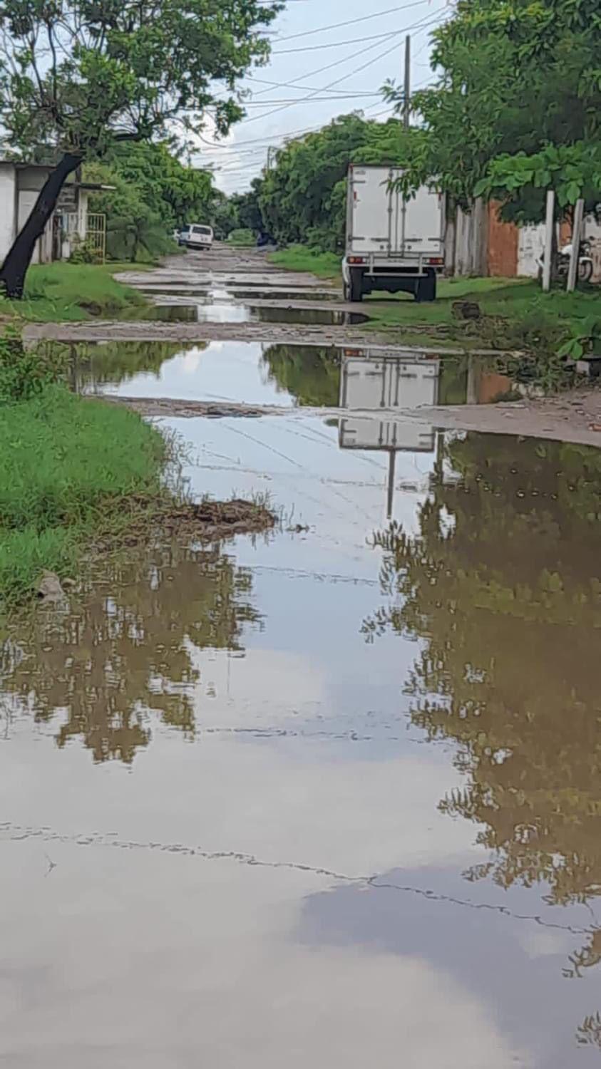 $!En Escuinapa, calles inundadas se atenderán en un mes: Comuna