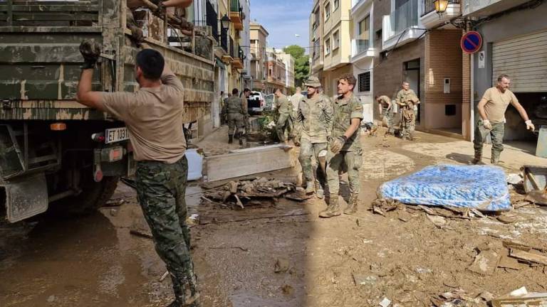 Gobierno de España eleva a 222 el número de muertos por las inundaciones