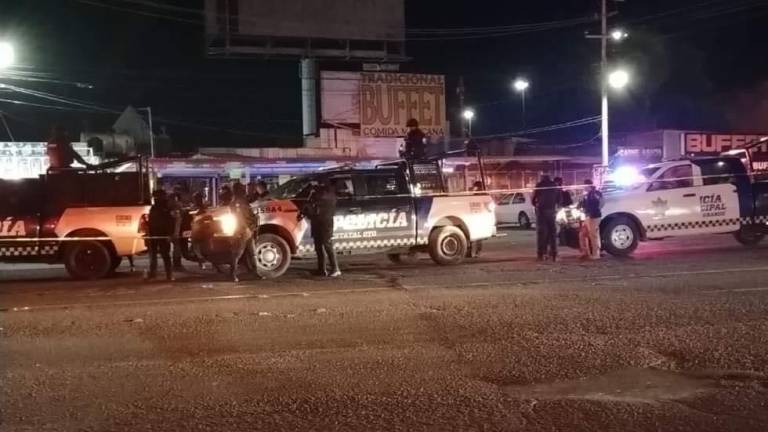 Comerciantes y clientes de Apaseo El Grande resultaron heridos, muriendo en el lugar ocho personas. Una más falleció en el hospital.