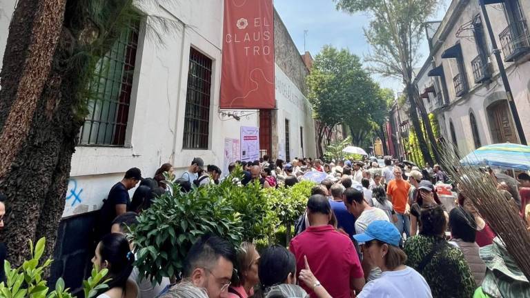 La casilla especial ubicada en la Universidad del Claustro de Sor Juana, en el Centro Histórico, lució saturada.