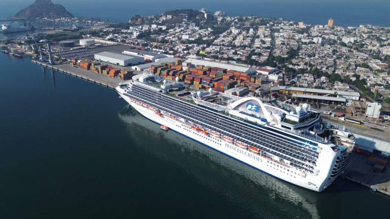 El crucero “Ruby Princess” se convirtió en el crucero número 99 del año en arribar a Mazatlán este 2024.