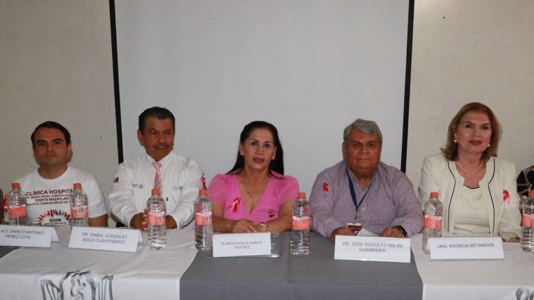 Colaboran en Escuinapa para concientizar sobre el cáncer de mama