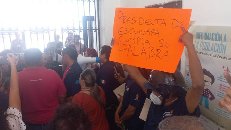 Guerreros Unidos tomaron el Palacio Municipal de Escuinapa.