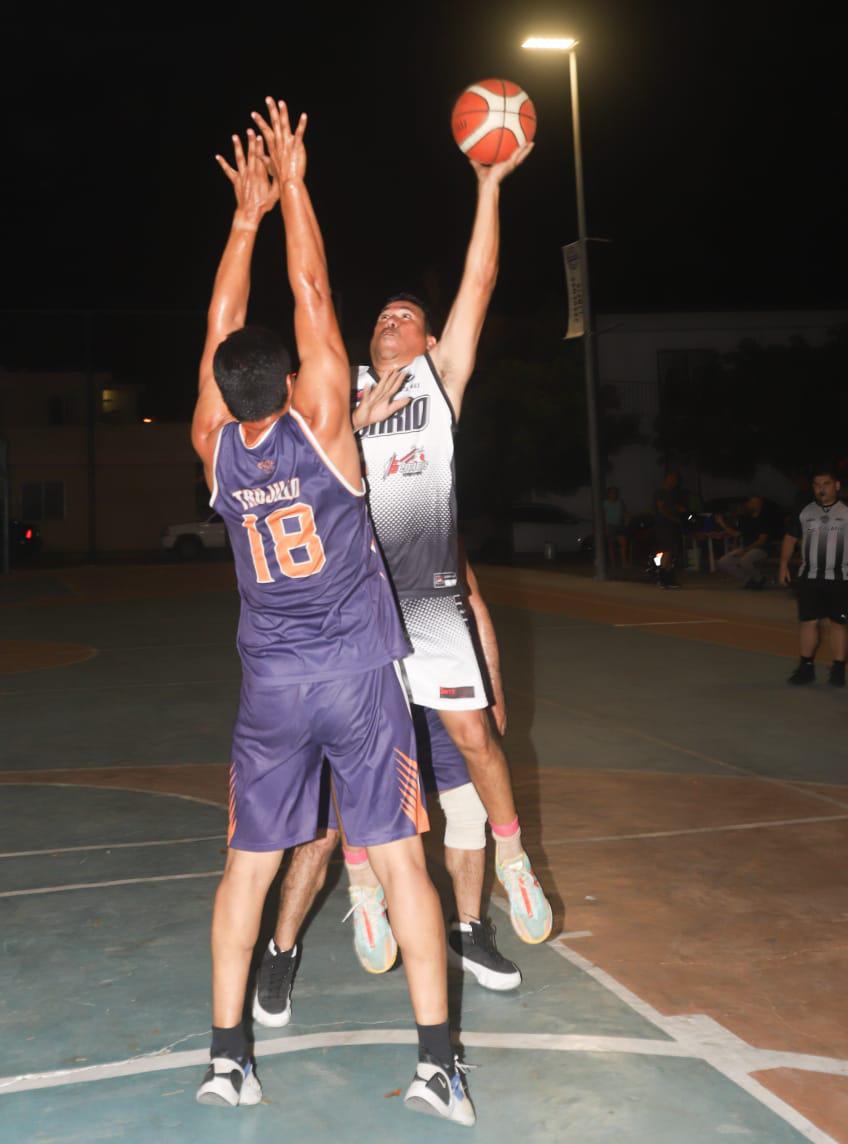 $!Dugasa marca territorio en Torneo Veteranos de Baloncesto