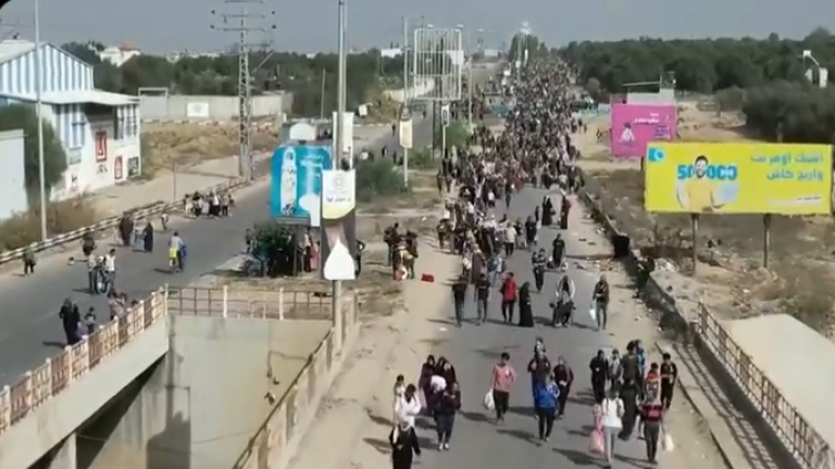 Corredor a lo largo de la principal arteria de tráfico, Salah Ad Deen Road, para que los residentes abandonaran el norte de Gaza.