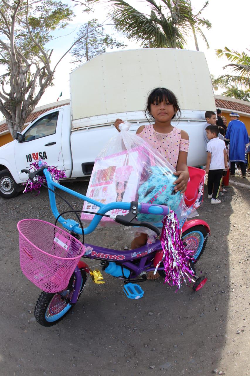 $!¡Gracias! Cumplen los Reyes Magos de Noroeste una vez más con niñas y niños de Mazatlán