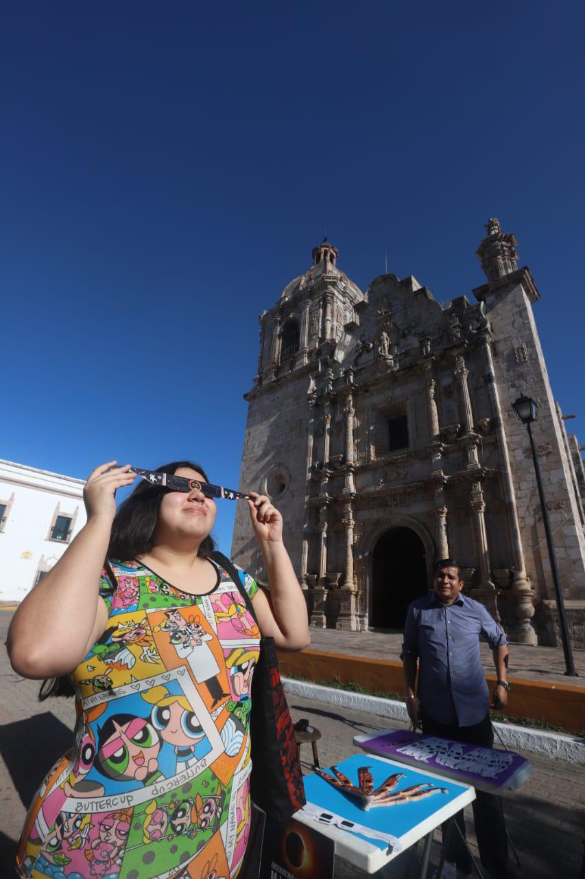 $!Niños, los que más disfrutan del eclipse solar anular en Concordia