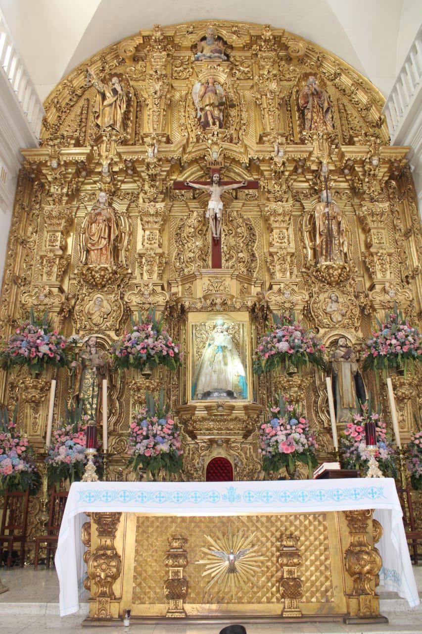 $!Familia cumple promesa y convierte en ofrenda de gratitud a la Virgen del Rosario