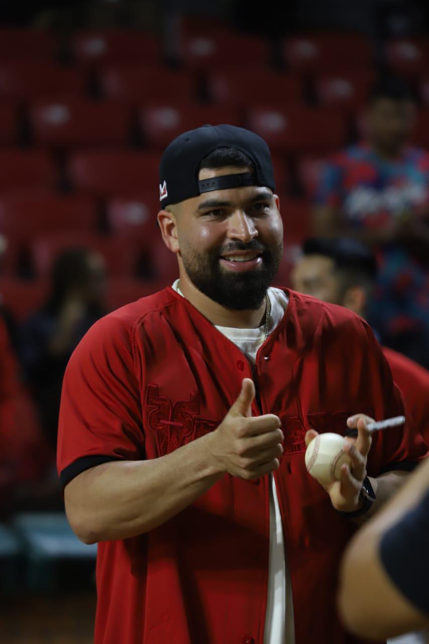 $!José Urquidy lanza la primera bola en el juego Venados-Sultanes