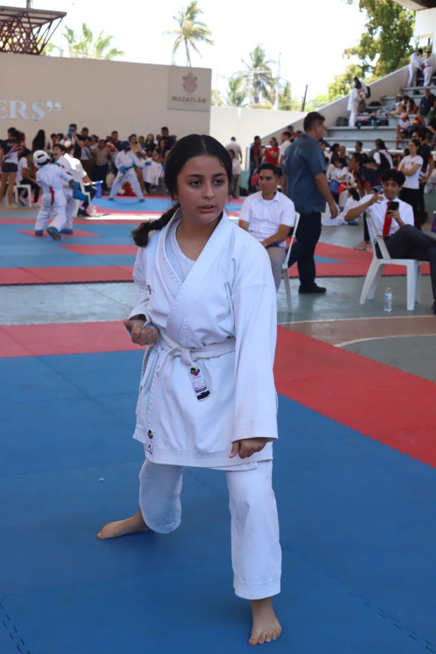 $!Lucen artemarcialistas infantiles en Copa de Karate Noroeste