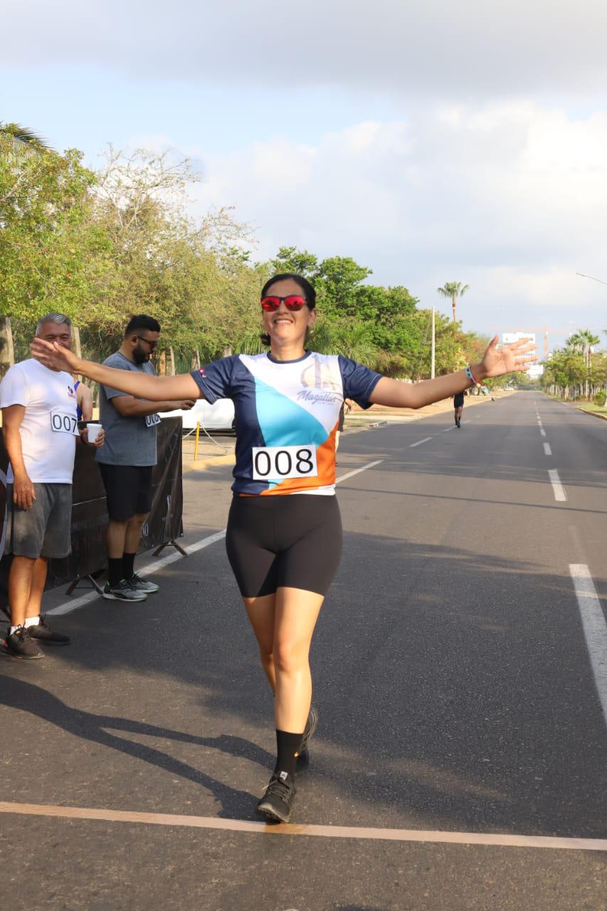 $!Festejan comunicadores Día de la Libertad de Expresión haciendo deporte