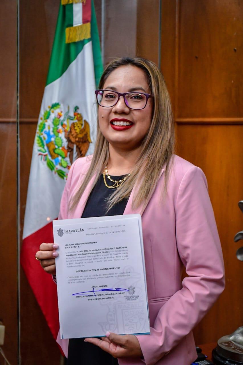 $!Rinde protesta Adda Sarahí Rosas como nueva Secretaria del Ayuntamiento de Mazatlán