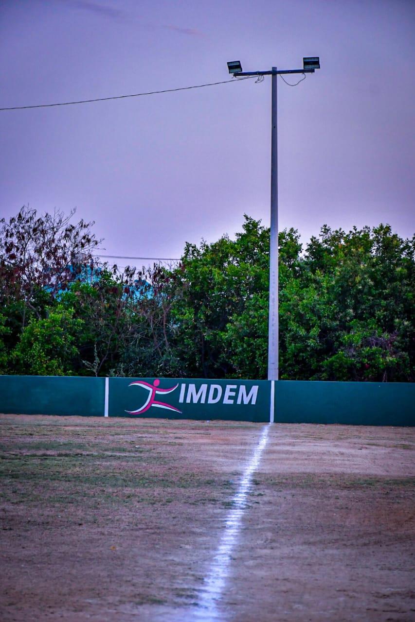 $!Entregan rehabilitación del campo de softbol de la Toledo Corro