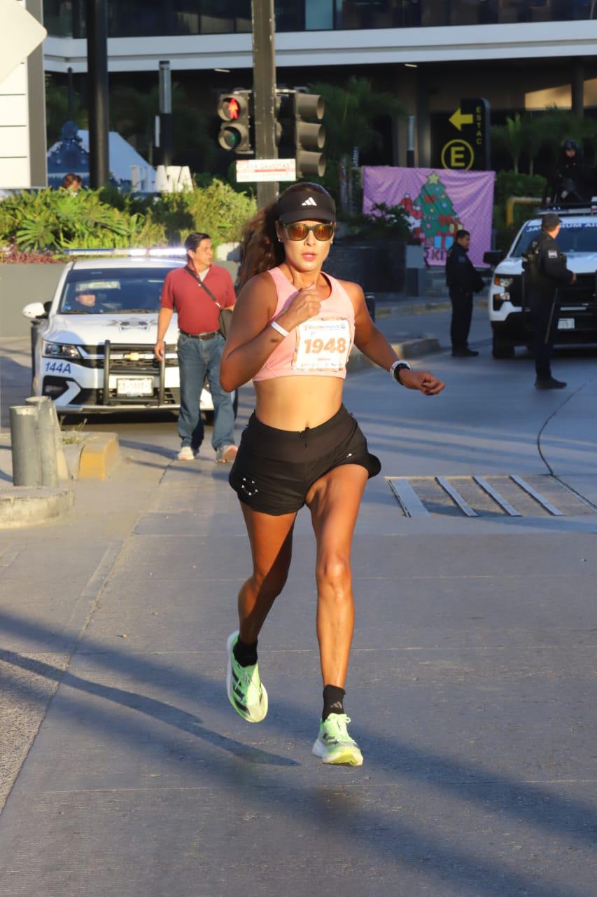 $!¡Orgullo mexiquense! Antonio Vara y Reyna Rivera dominan los 21K del Maratón Pacífico