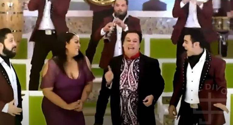 Banda El Recodo, La India y Juan Gabriel cantando el tema Ya.