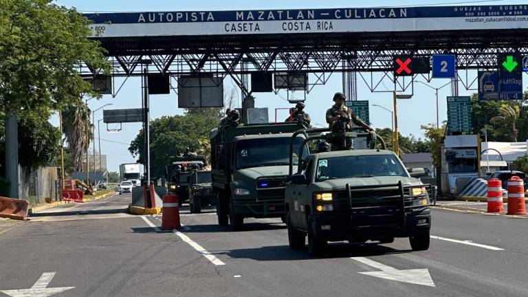 Los 200 militares se concentraron en la caseta de cobro de Costa Rica.