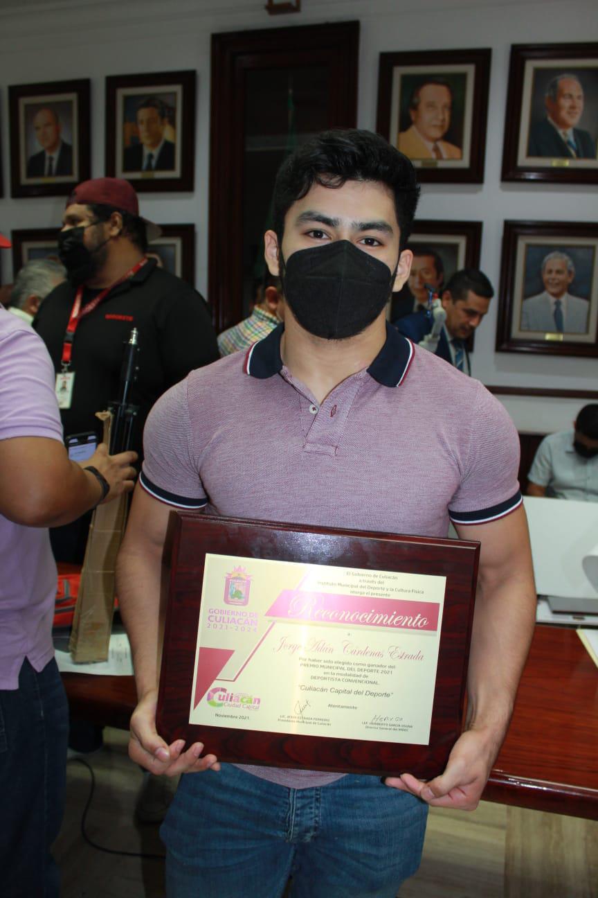 $!Jorge Adán y Suisei Koyama reciben el Premio Municipal del Deporte, en Culiacán