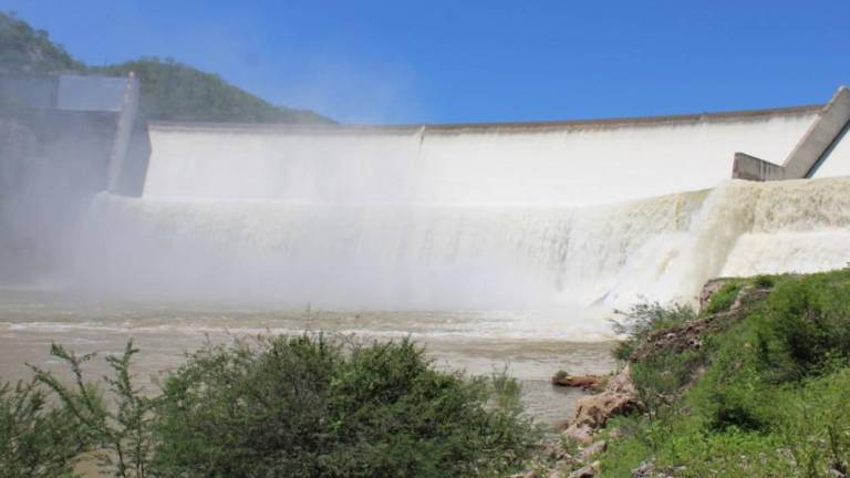 La Presa Picachos tiene una capacidad de almacenamiento de 320 millones de metros cúbicos de agua.