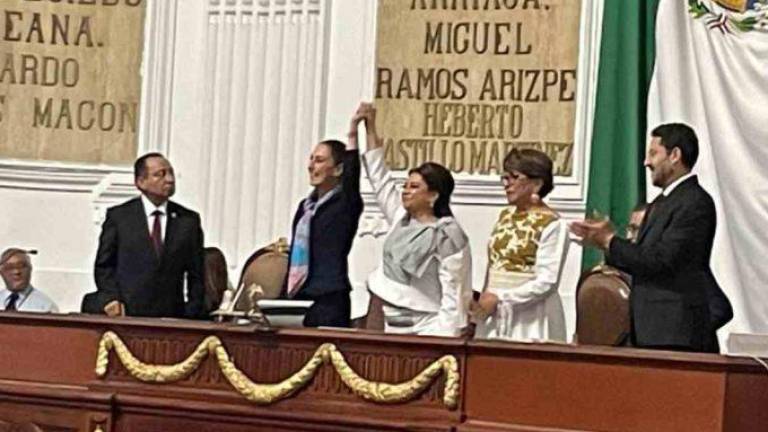 La nueva Jefa de Gobierno, Clara Brugada, rindió protesta en el Congreso de la Ciudad de México.