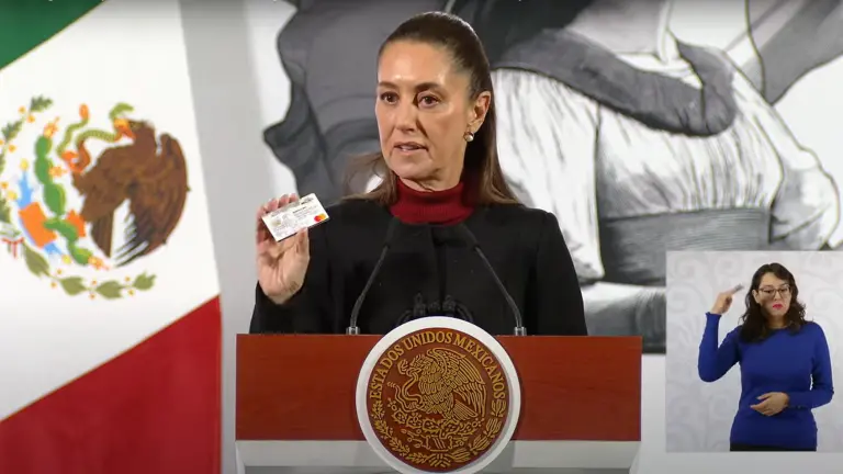 Claudia Sheinbaum presentó la nueva imagen de la Tarjeta Bienestar.