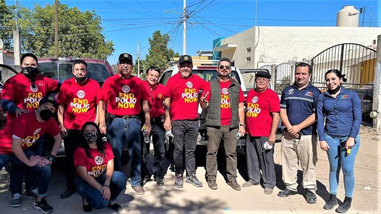 El Club Rotario Culiacán Oriente entrega despensas a familias de escasos recursos