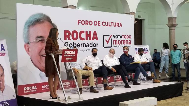 El candidato a Gobernador por Morena-PAS, Rubén Rocha Moya, se comprometió a impulsar la cultura en Sinaloa.