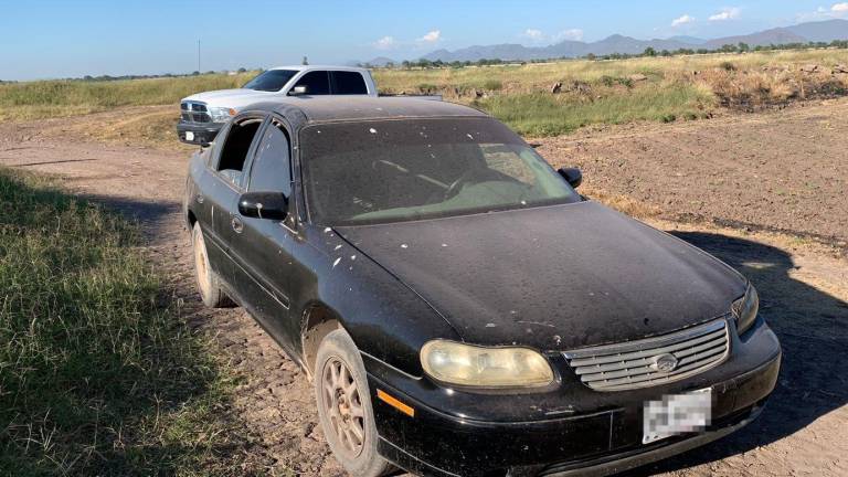 La unidad se encontraba abandonada a un lado de un camino de terracería de Navolato.