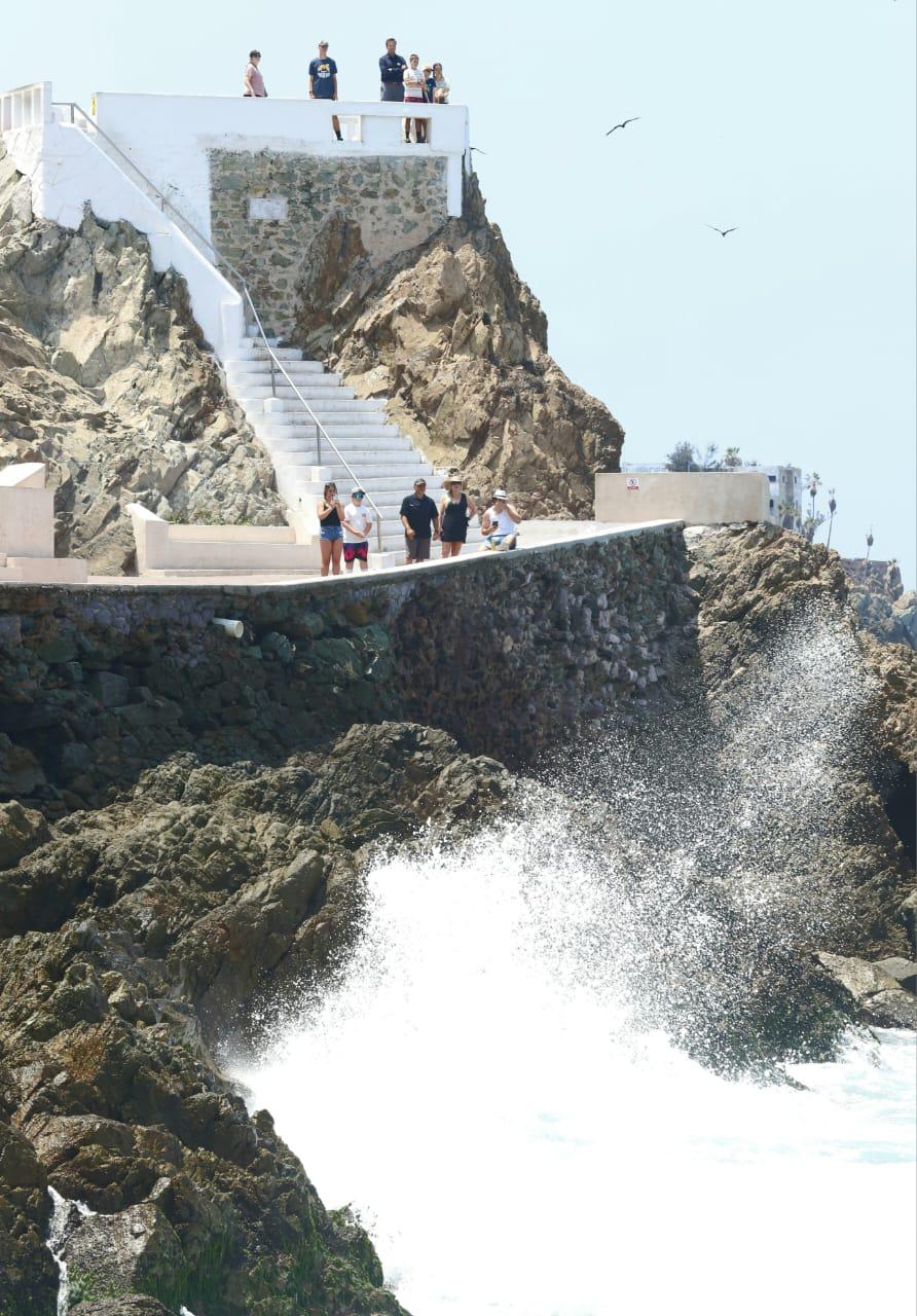 $!Llegan en dos días más de 8 mil visitantes a Mazatlán a bordo de cruceros