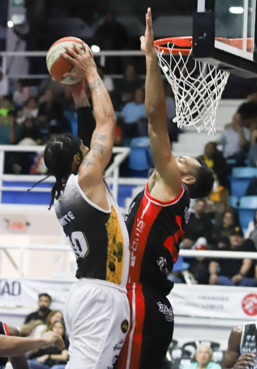 $!Venados Basketball da golpe de autoridad y vence al líder Zonkeys de Tijuana